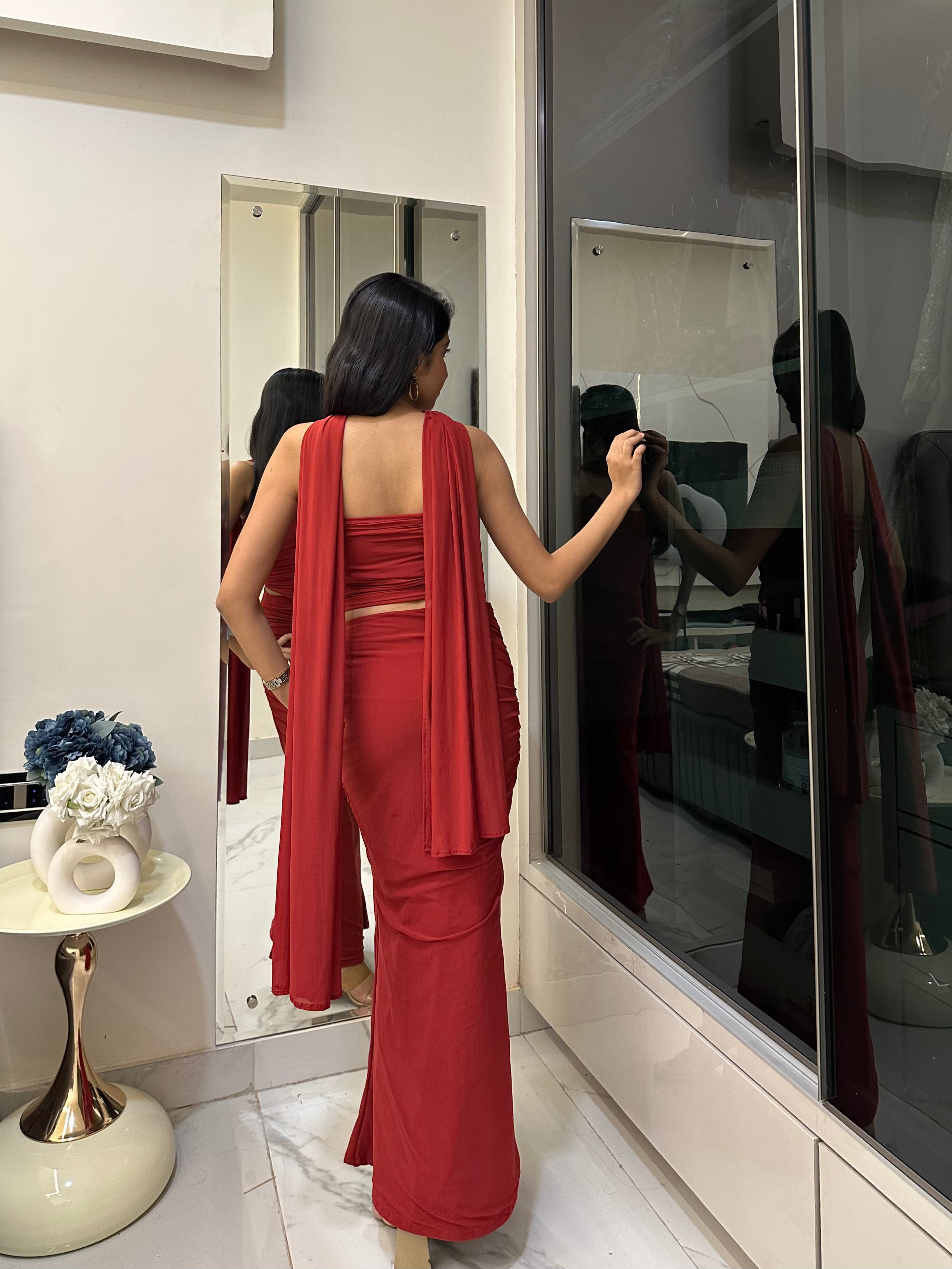 The Scarlett Set