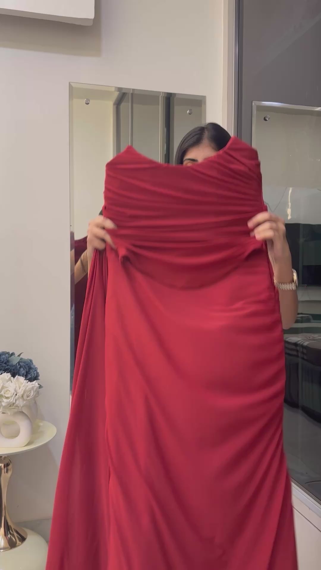 Load video: The Scarlett Set